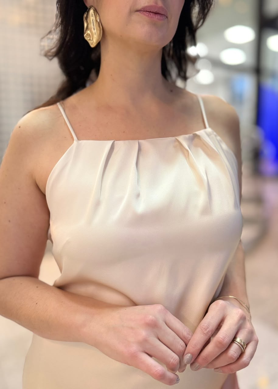 VESTIDO LONGO AJUSTADO DECOTE V COM ALÇA MORENA ROSA VESTIDO LONGO AJUSTADO DECOTE V COM ALÇA MORENA ROSA