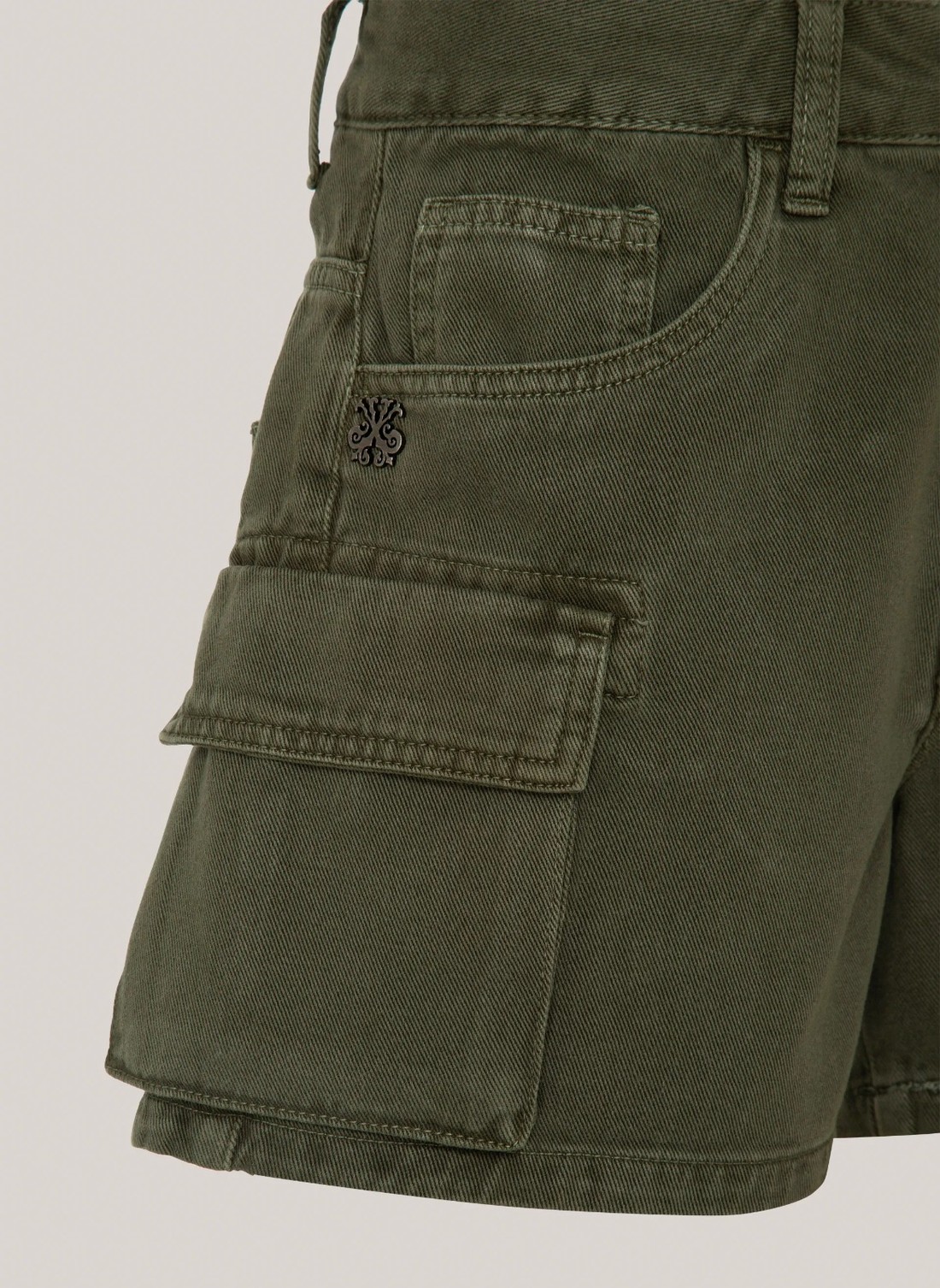 SHORTS EVASE GREEN BERLIM VERDE MILITAR JOHN JOHN SHORTS EVASE GREEN BERLIM VERDE MILITAR JOHN JOHN