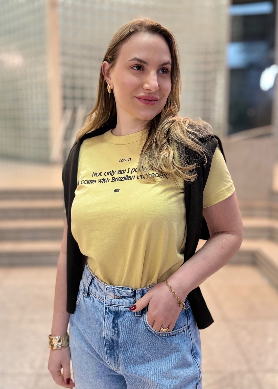 CAMISETA AMARELO SOLENE COLCCI CAMISETA AMARELO SOLENE COLCCI