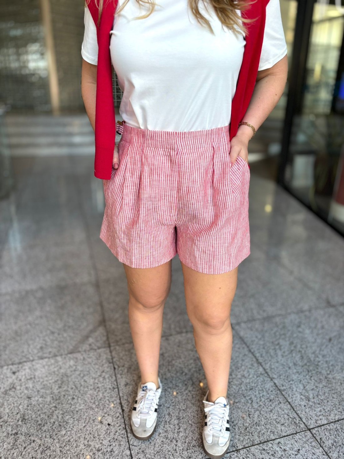 SHORT GIGI VERMELHO SALSA NV