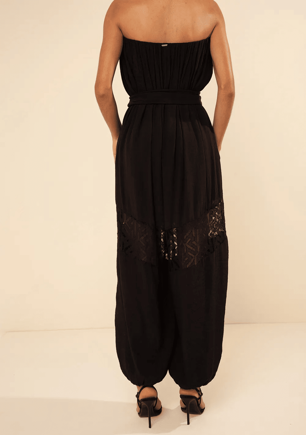 MACACAO SOLTO DECOTE RETO SEM MANGA LONGO PRETO MORENA ROSA