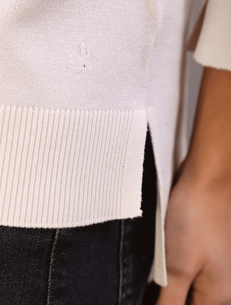 SUETER TRICOT BASICO GOLA CARECA OFF WHITE CALVIN KLEIN SUETER TRICOT BASICO GOLA CARECA OFF WHITE CALVIN KLEIN