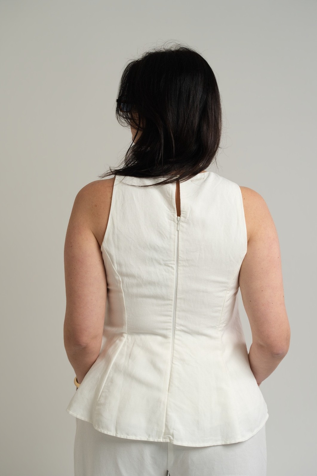 BLUSA LINHO OFF SHELL OFF WHITE FORUM BLUSA LINHO OFF SHELL OFF WHITE FORUM
