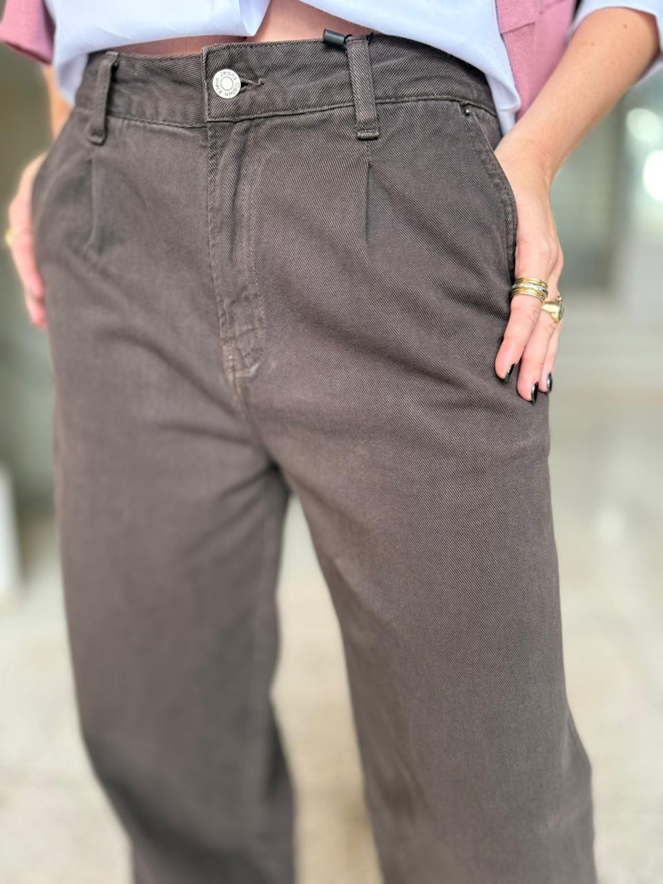 CALCA COLOR BAGGY BOLSO FACA MARROM CALVIN KLEIN