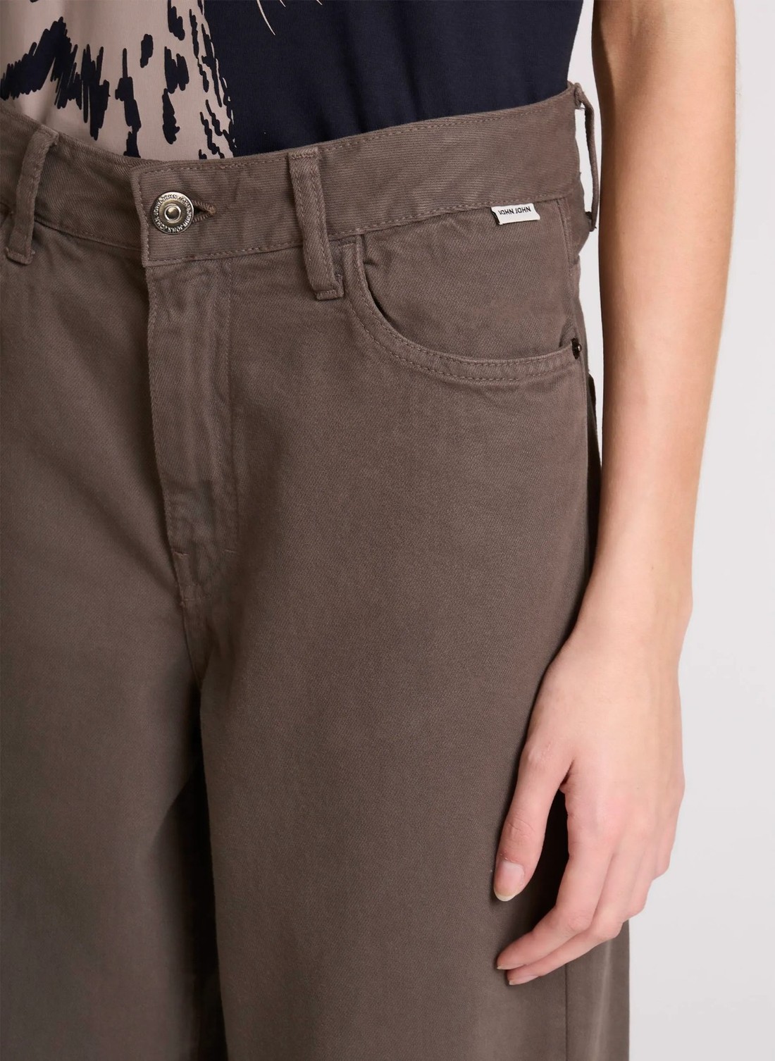 CALCA BALLOON BROWN JOHN JOHN CALCA BALLOON BROWN JOHN JOHN