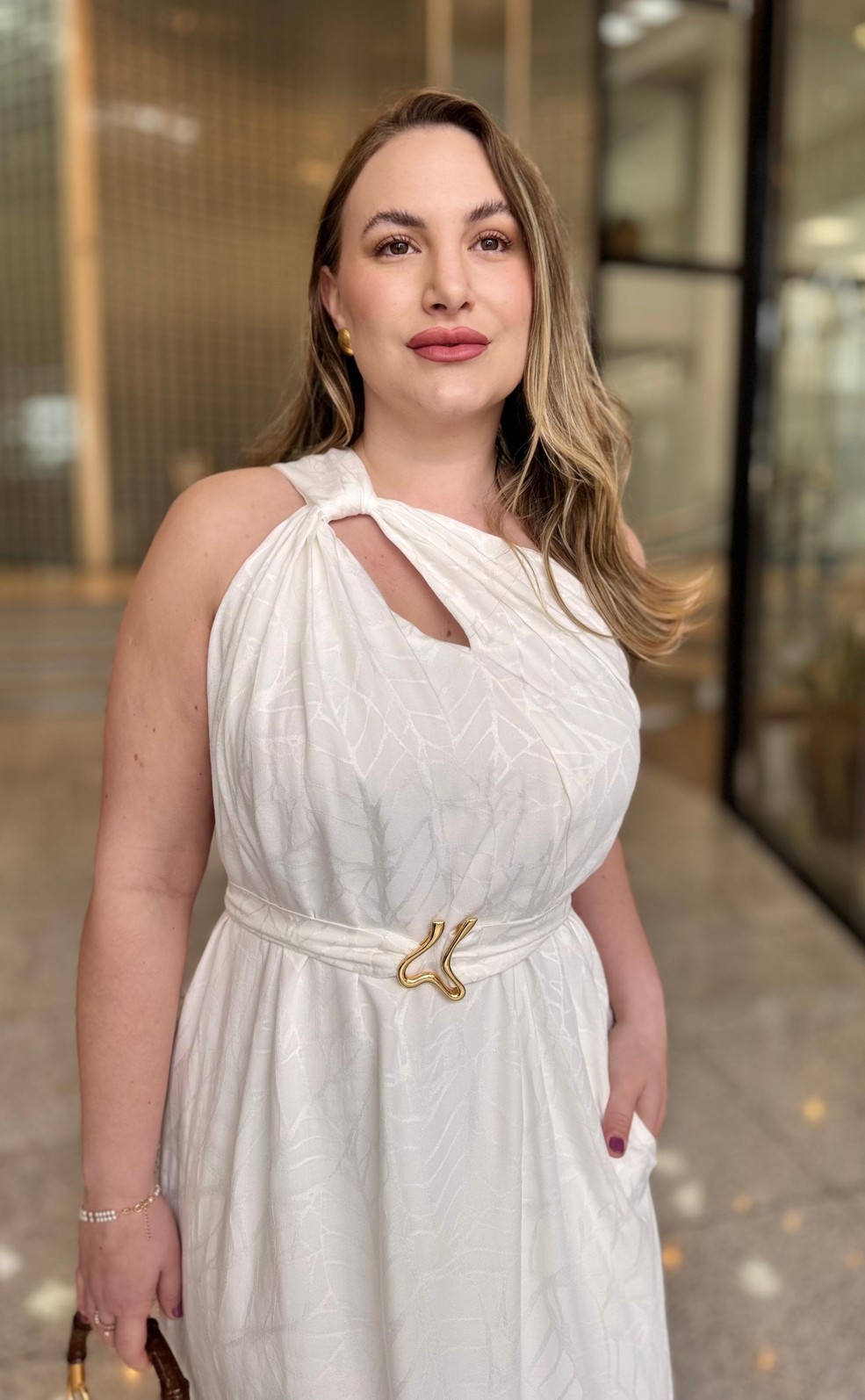 VESTIDO SOLTO UM OMBRO SO MIDI OFF WHITE MORENA ROSA VESTIDO SOLTO UM OMBRO SO MIDI OFF WHITE MORENA ROSA