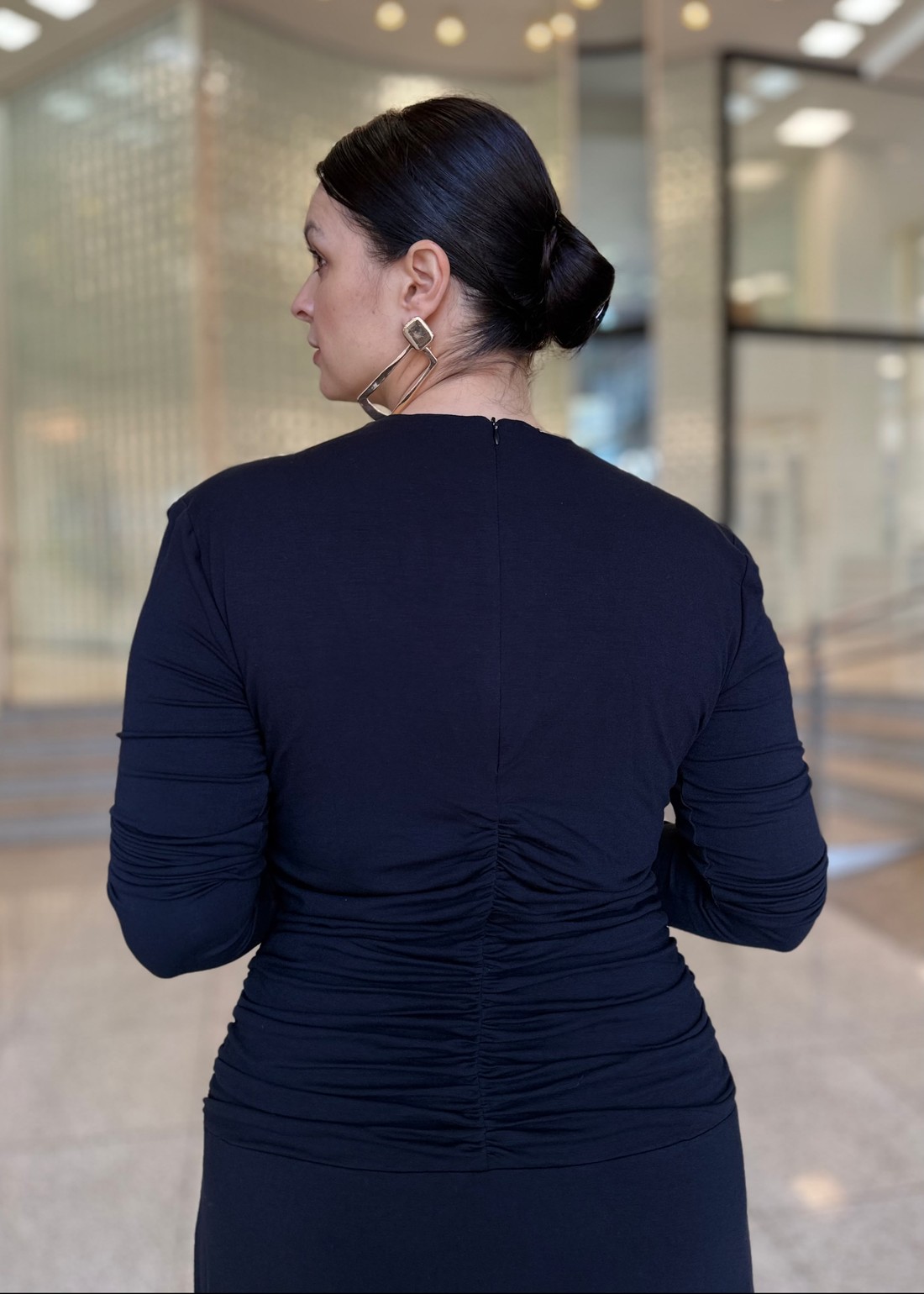 VESTIDO MANGA LONGA COM FRANZIDOS PRETO LANÇA PERFUME VESTIDO MANGA LONGA COM FRANZIDOS PRETO LANÇA PERFUME