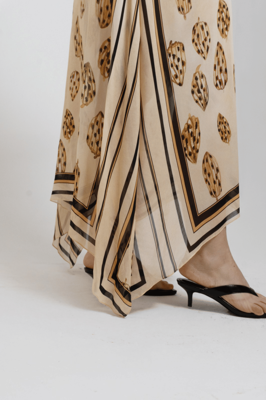 VESTIDO FLUIDO LENCO CACAU ANIMALE VESTIDO FLUIDO LENCO CACAU ANIMALE