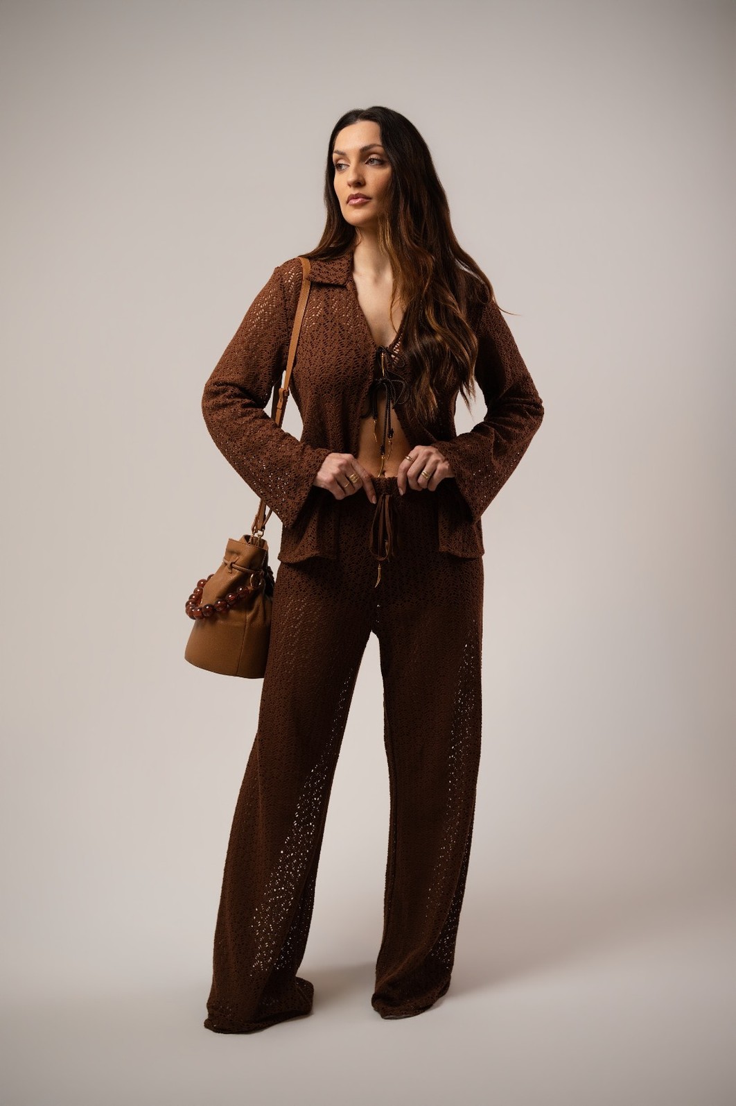 CALCA WIDE LEG COM TEXTURA MARROM TIRAMISU COLCCI CALCA WIDE LEG COM TEXTURA MARROM TIRAMISU COLCCI