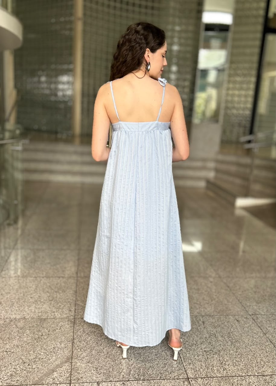 VESTIDO VISCOSTRIPE LONGO ALCAS AZUL CLARO VESTIDO VISCOSTRIPE LONGO ALCAS AZUL CLARO