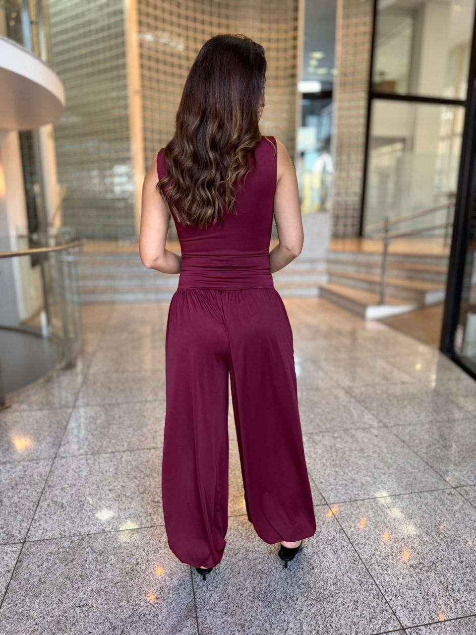 CONJUNTO CALCA E  BODY BORDO