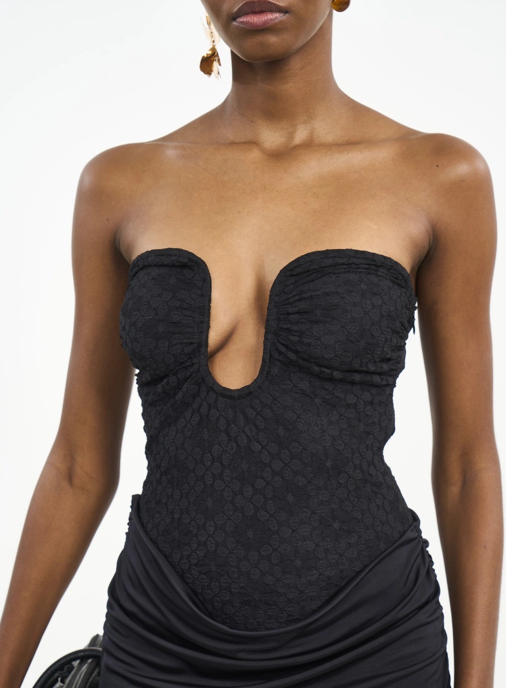 VESTIDO MIDI DETALHE RENDA PRETO COLCCI VESTIDO MIDI DETALHE RENDA PRETO COLCCI