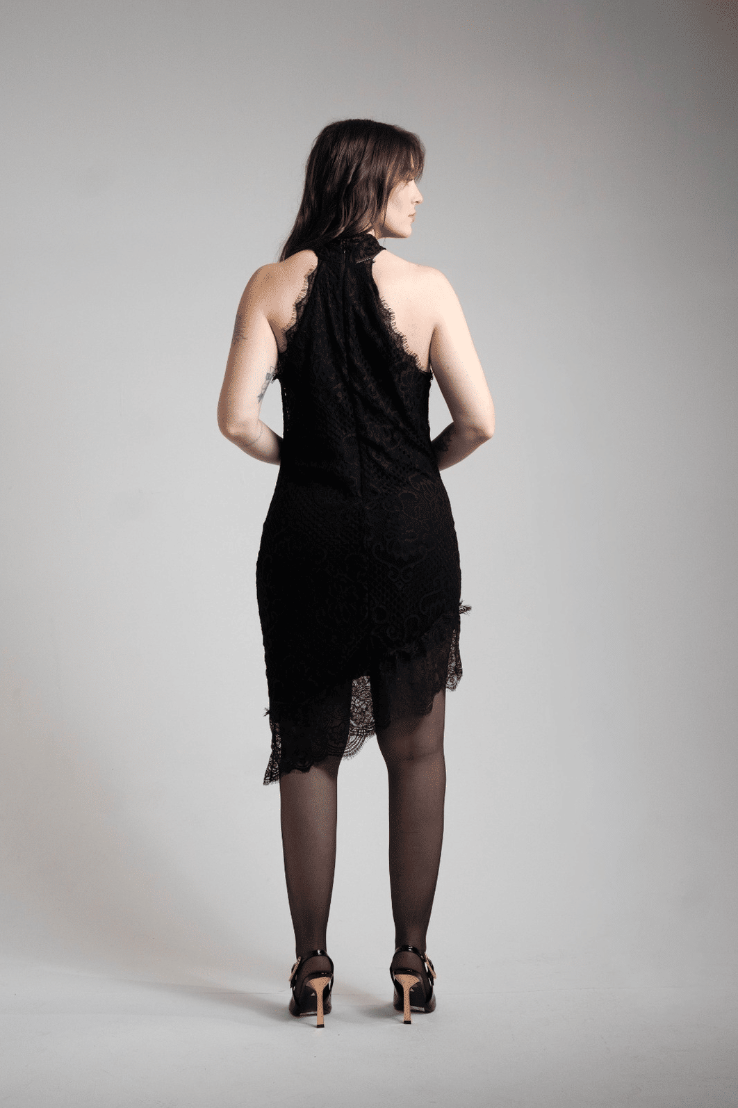 VESTIDO CURTO RENDA PRETO COLCCI VESTIDO CURTO RENDA PRETO COLCCI