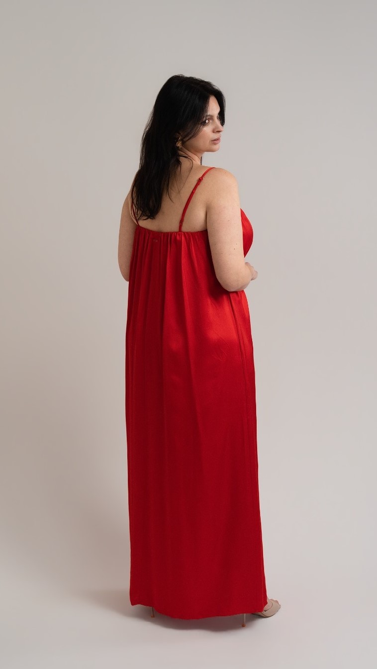 VESTIDO LONGO AMPLO DECOTE V VERMELHO SPARKL FORUM