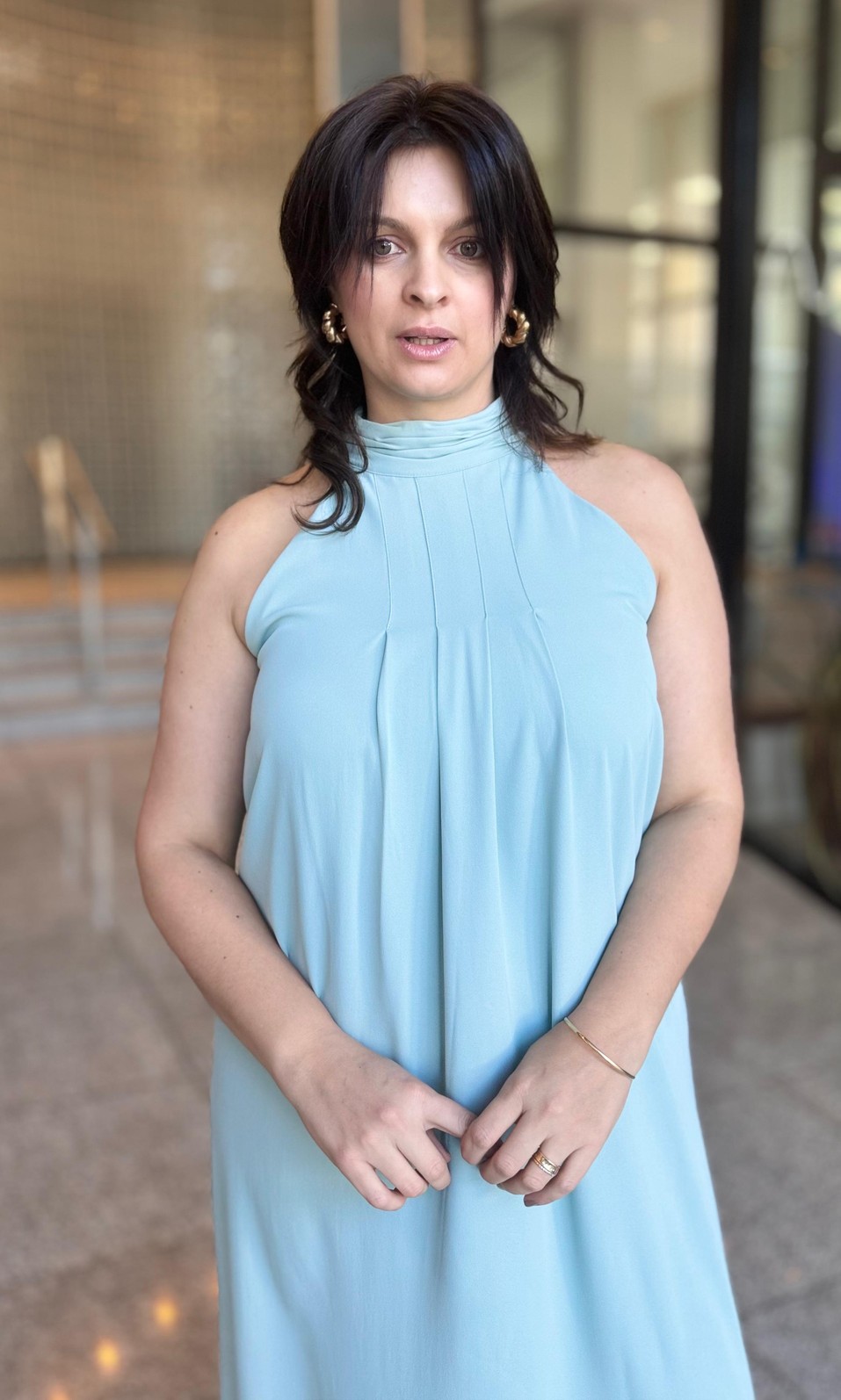 VESTIDO SOLTO GOLA ALTA SEM MANGA LONGO AZUL MORENA ROSA VESTIDO SOLTO GOLA ALTA SEM MANGA LONGO AZUL MORENA ROSA