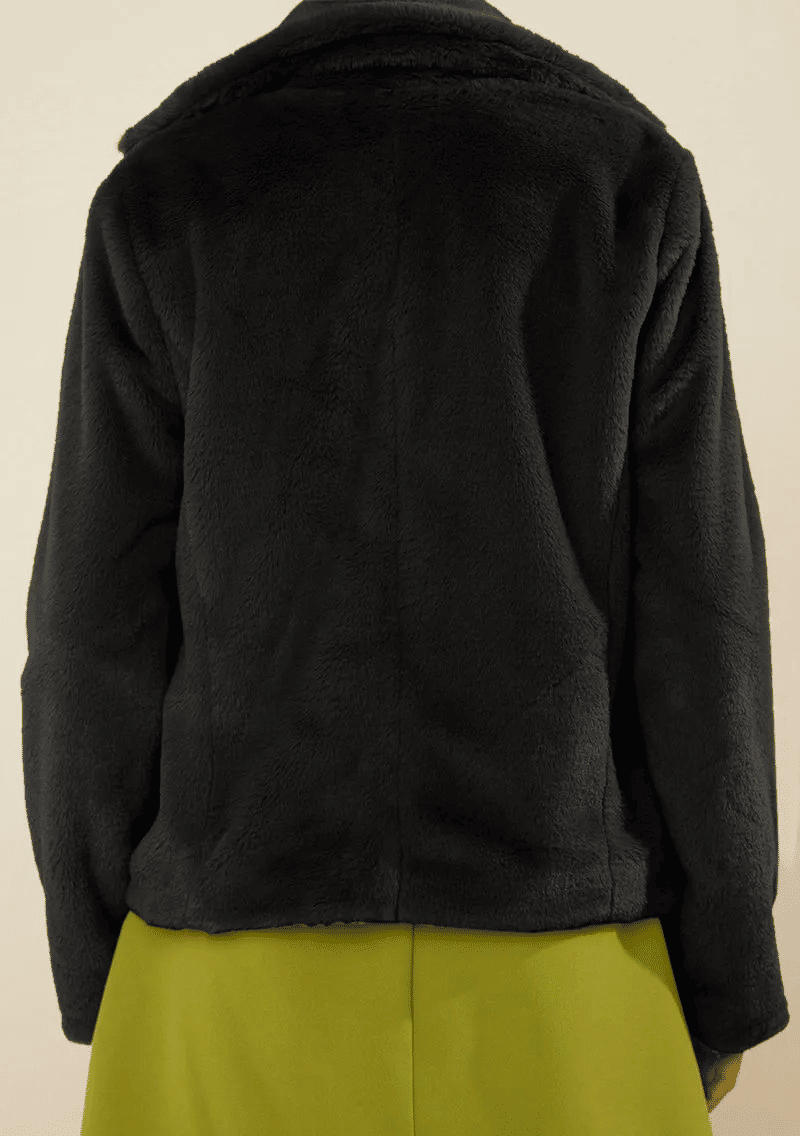 CASACO OVERSIZED DE PELOS MORENA ROSA CASACO OVERSIZED DE PELOS MORENA ROSA
