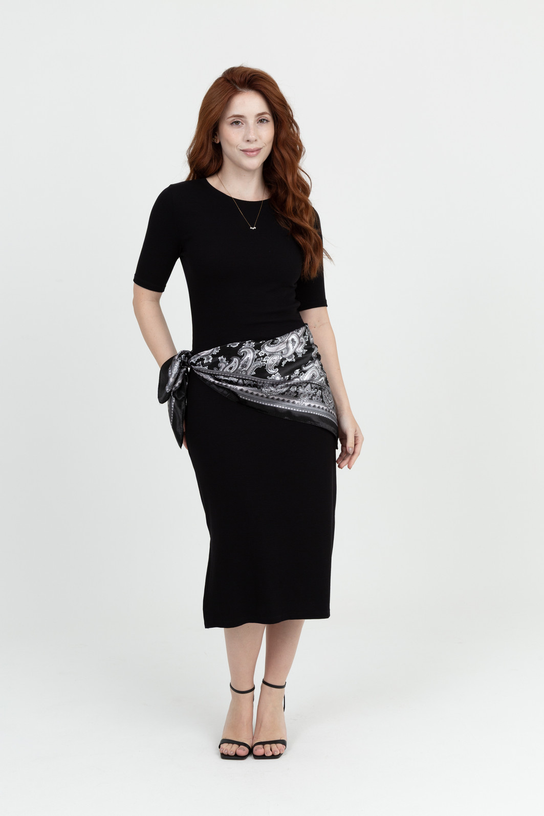 Lenço Feminino Estampado Acetinado Preto Lenço Feminino Estampado Acetinado Preto