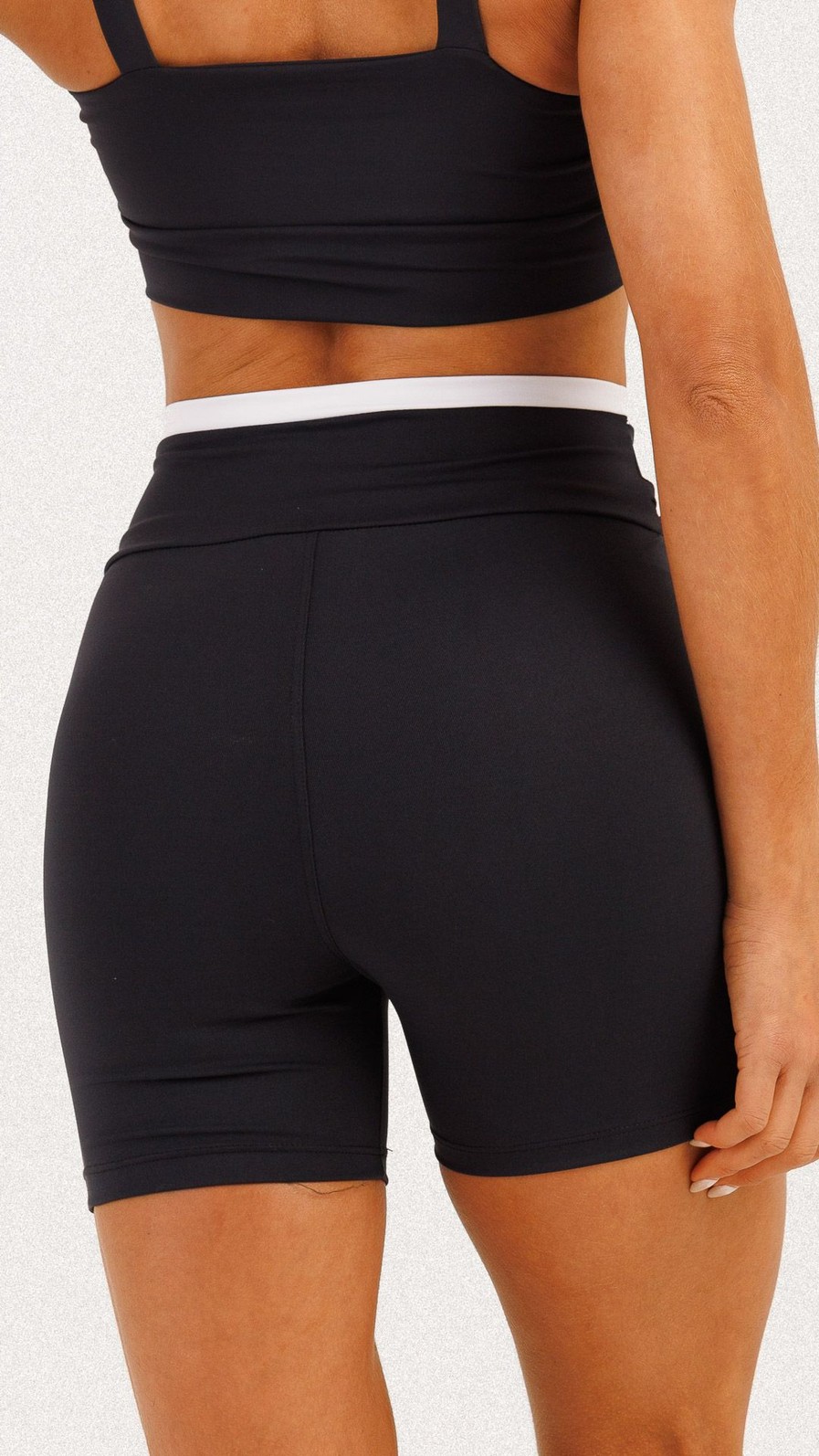 Shorts Ane Preto e Branco