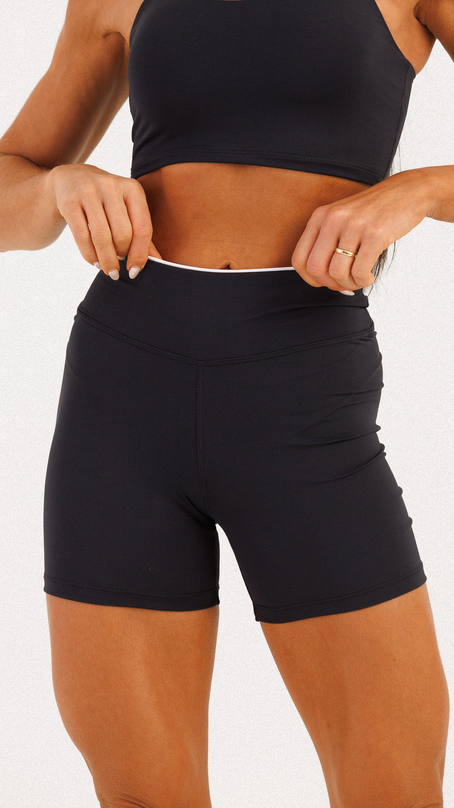 Shorts Cali Preto e Branco