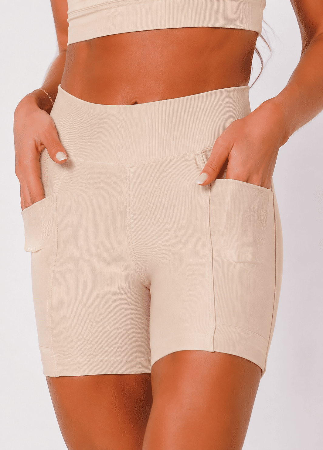 Shorts Canelado com Bolso Alice Nude