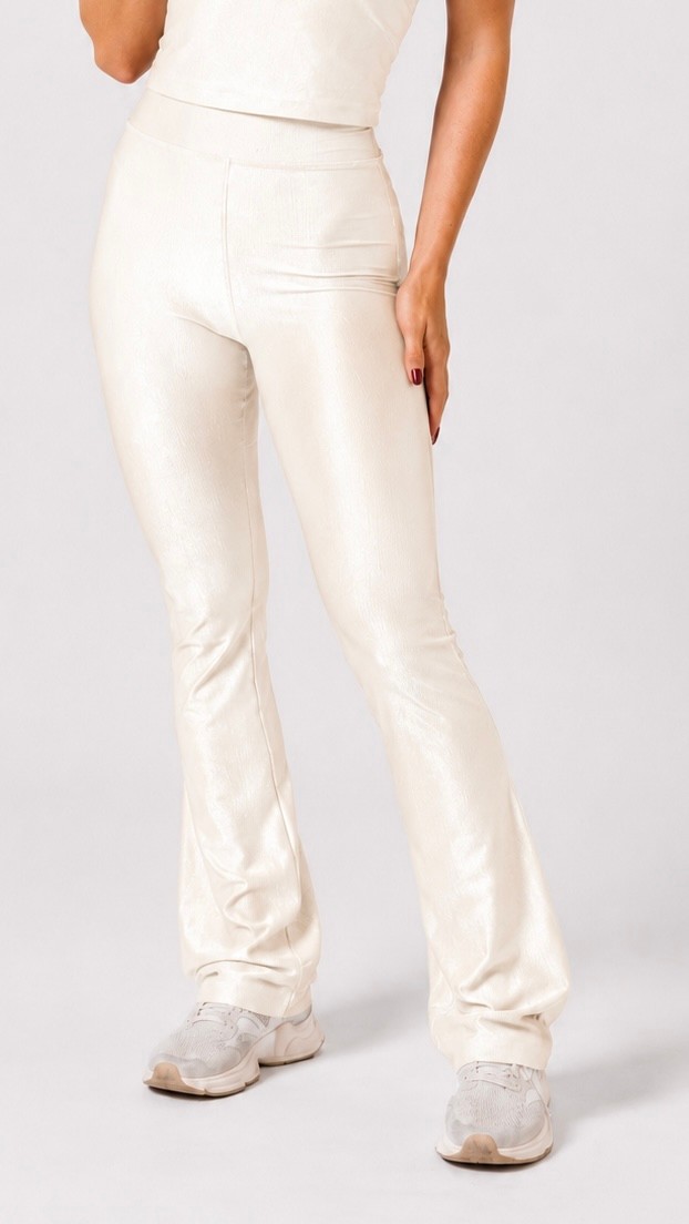 Legging Flare Canelado Aurora Off White Legging Flare Canelado Aurora Off White
