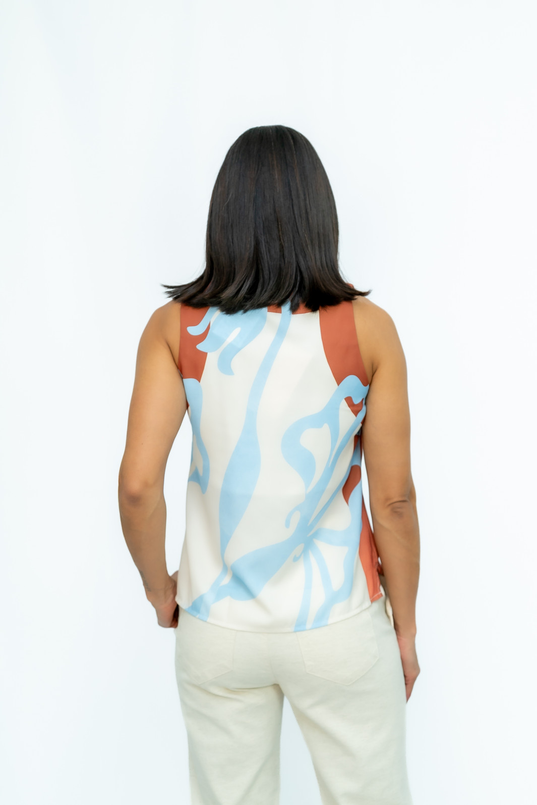 Blusa Cavada Tecido Floral Bana Bana Blusa Cavada Tecido Floral Bana Bana