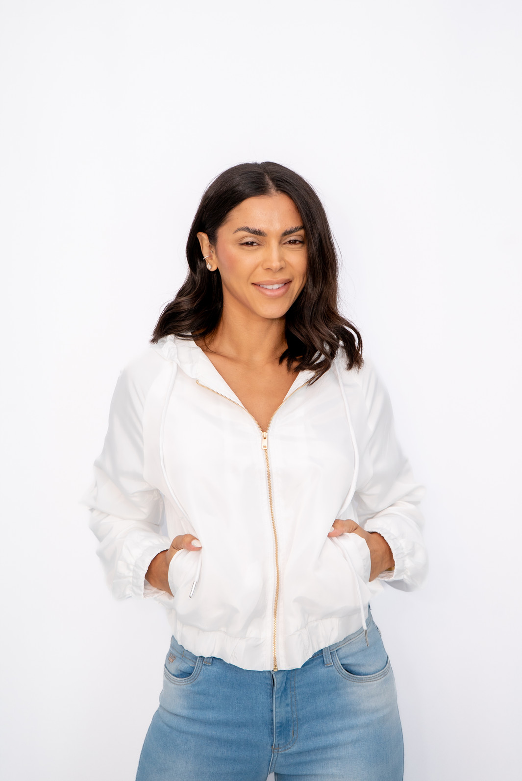 Jaqueta Corta Vento Capuz Lisa Branca