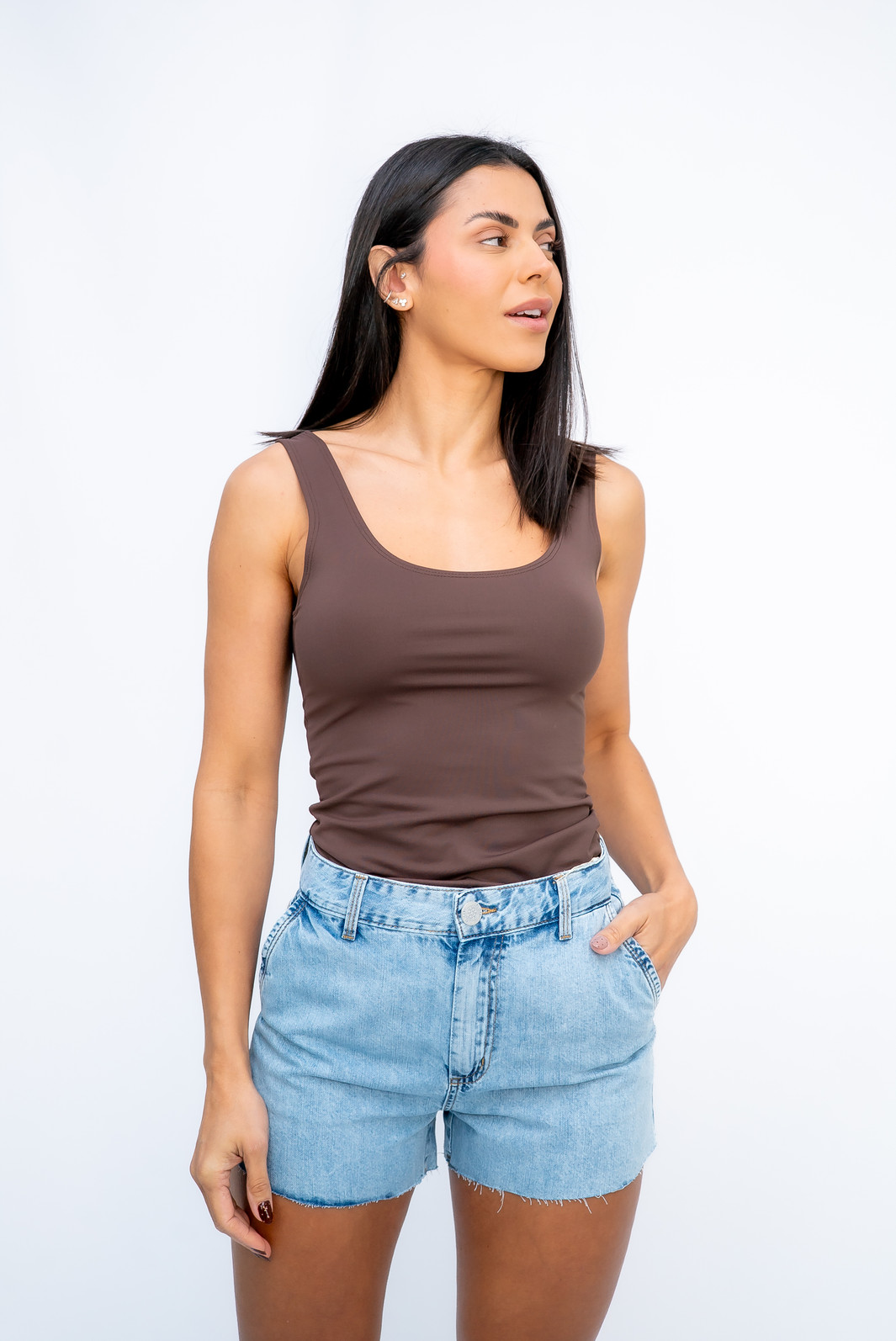 Shorts Jeans Desfiado Bolso Faca Lênis