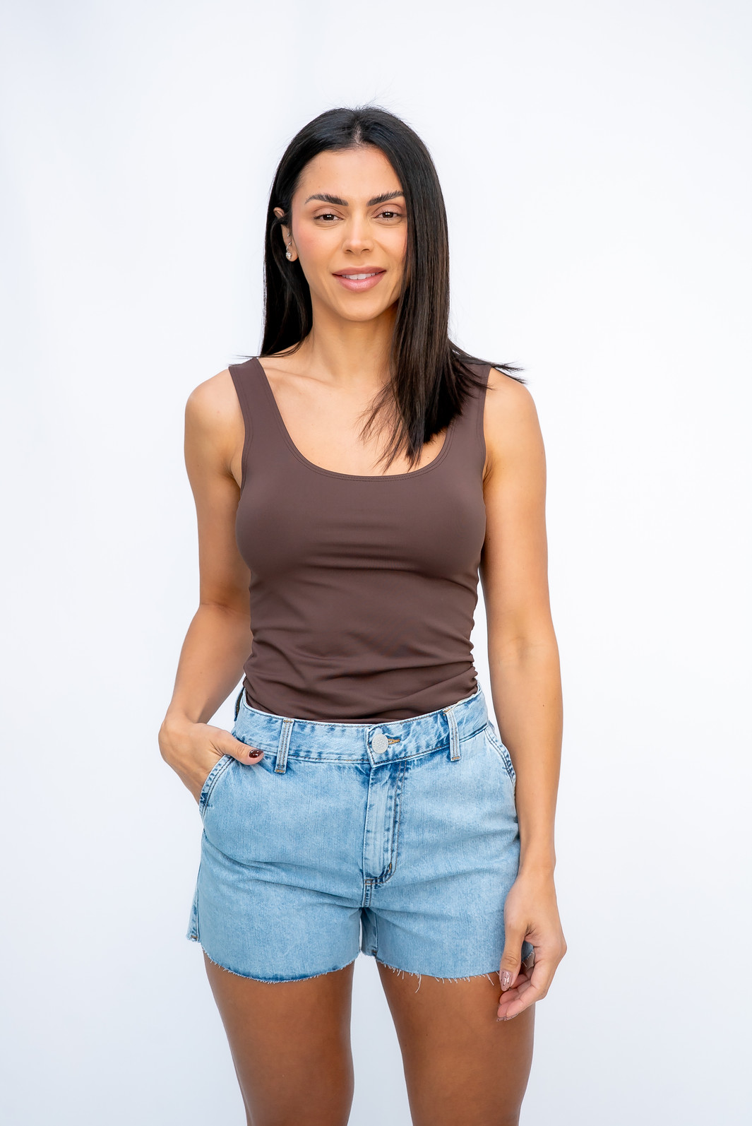 Shorts Jeans Desfiado Bolso Faca Lênis