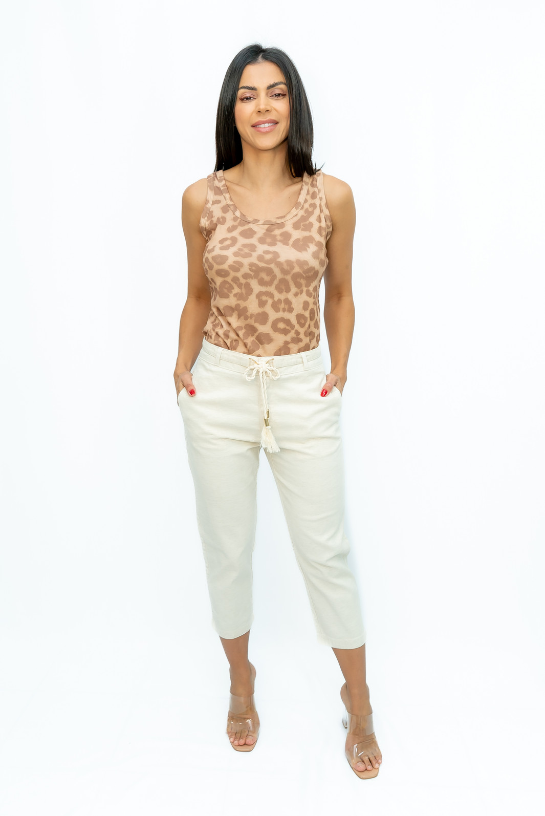 Calça Corsário com Cinto Bege Lênis Calça Corsário com Cinto Bege Lênis