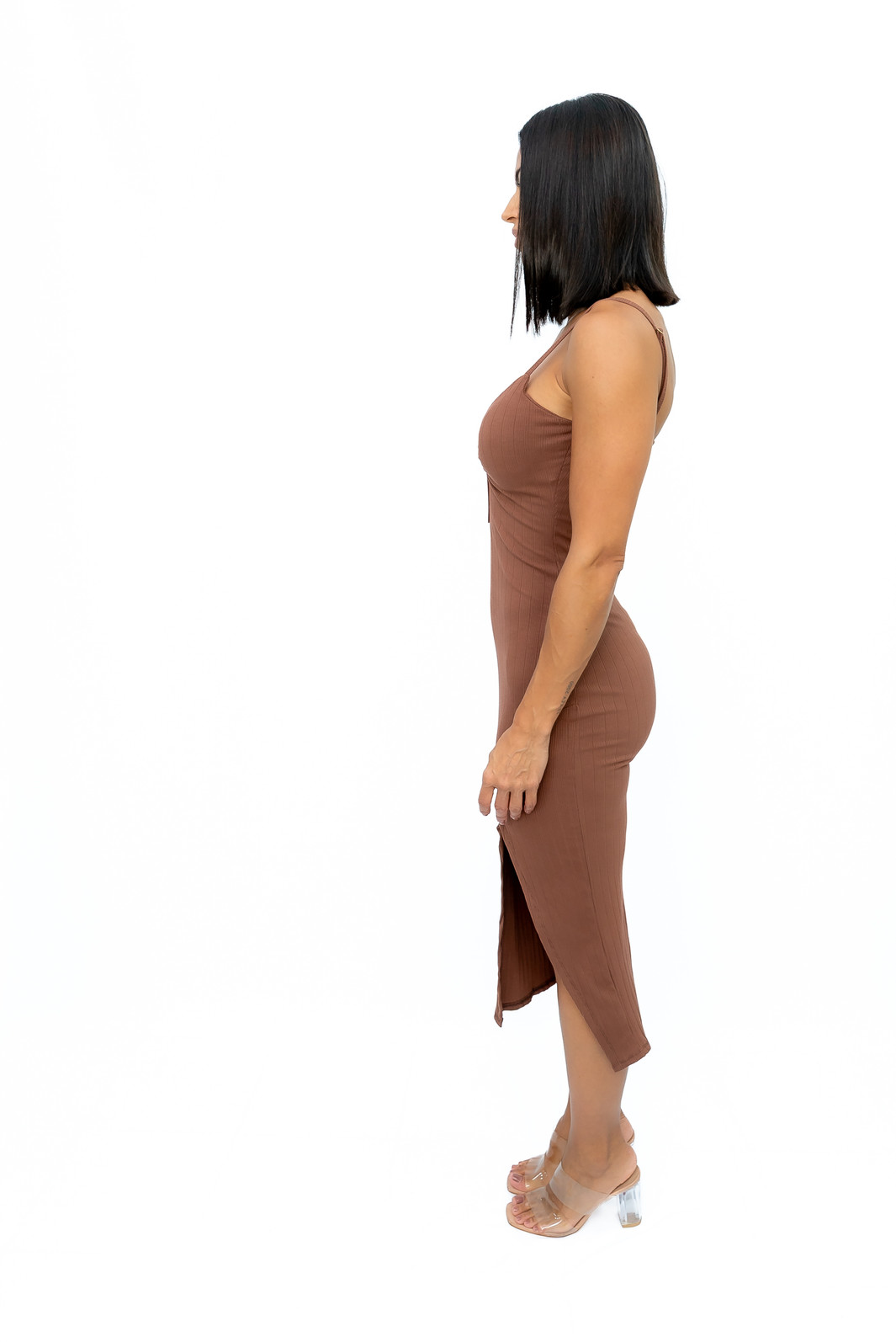Vestido Midi Canelado Alças Regulavéis Marrom Vestido Midi Canelado Alças Regulavéis Marrom