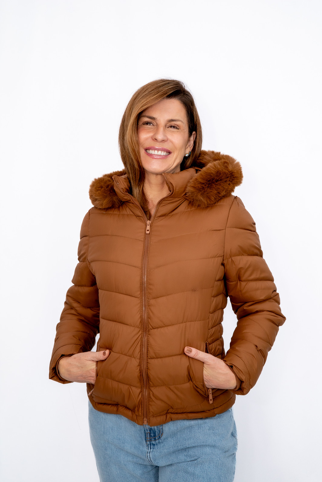 Jaqueta Nylon Lisa com Capuz Marrom