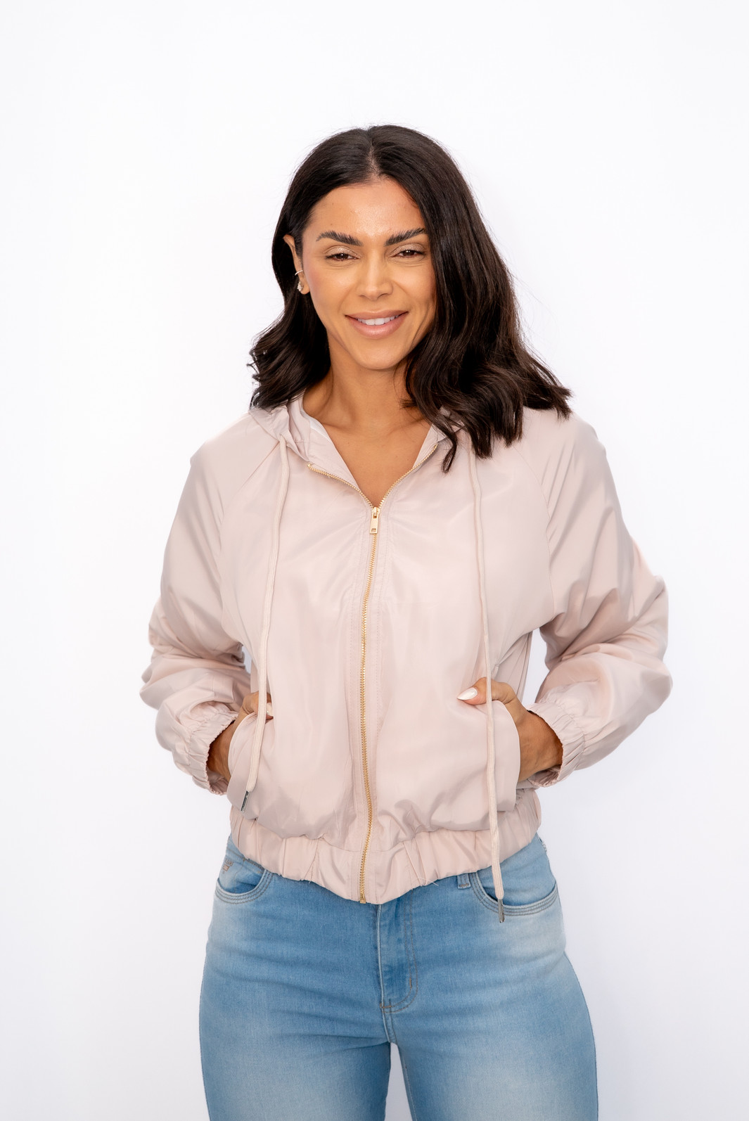 Jaqueta Corta Vento Capuz Lisa Bege