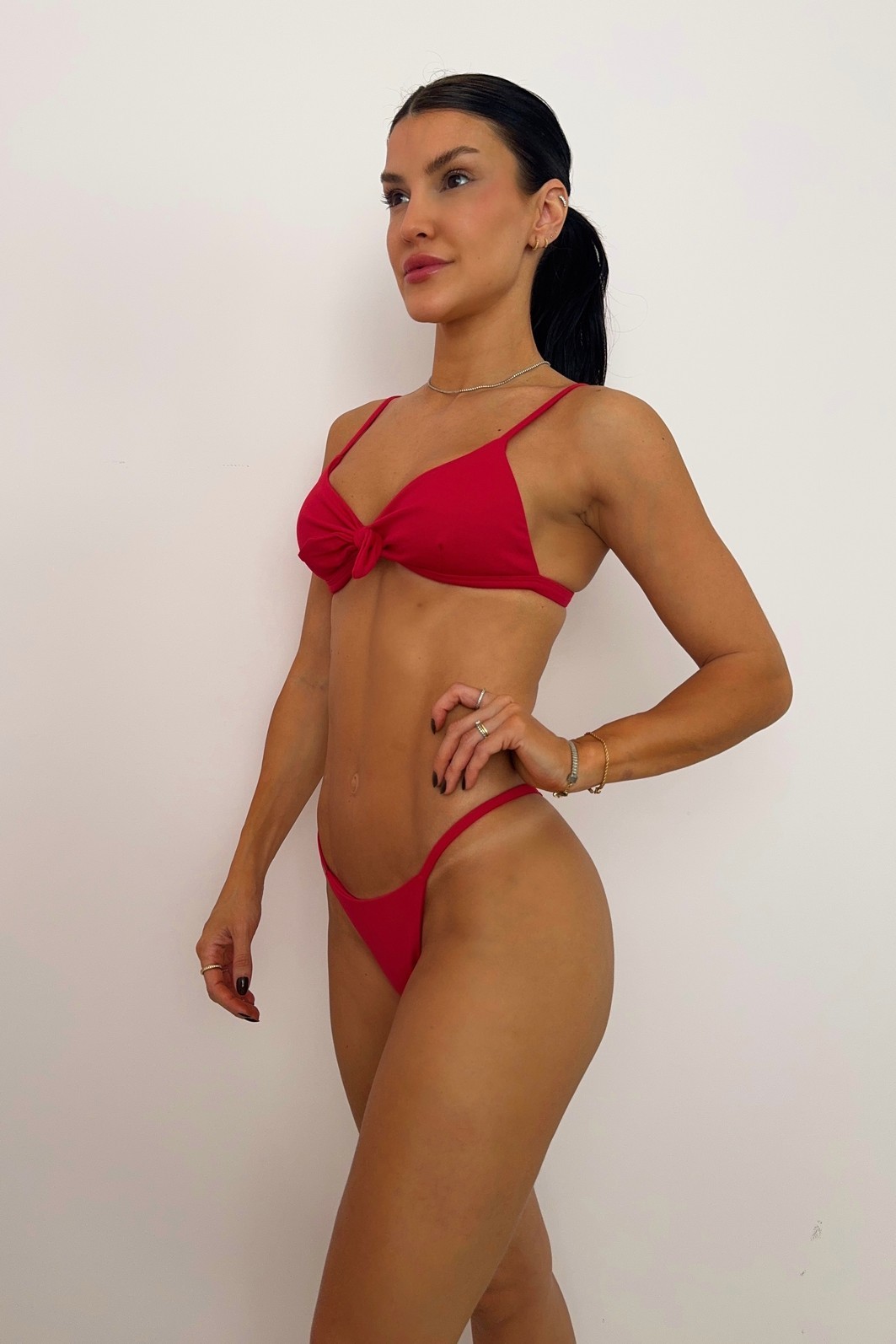 CONJUNTO: TOP LIS E CALCINHA CARLY SCARLET CONJUNTO: TOP LIS E CALCINHA CARLY SCARLET