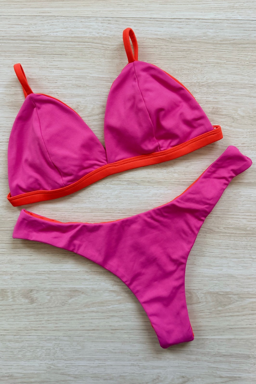 CONJUNTO: TOP KATE E ASA DELTA BELLA+ARIZONA CONJUNTO: TOP KATE E ASA DELTA BELLA+ARIZONA