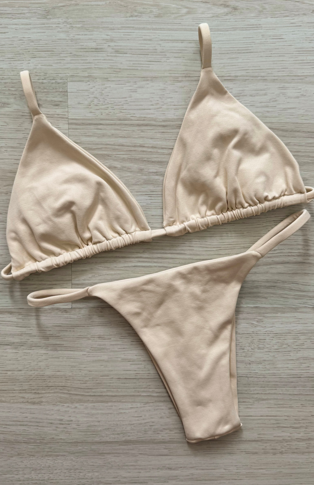 CONJUNTO: TOP LOLA E CALCINHA CARLY OFF-WHITE CONJUNTO: TOP LOLA E CALCINHA CARLY OFF-WHITE