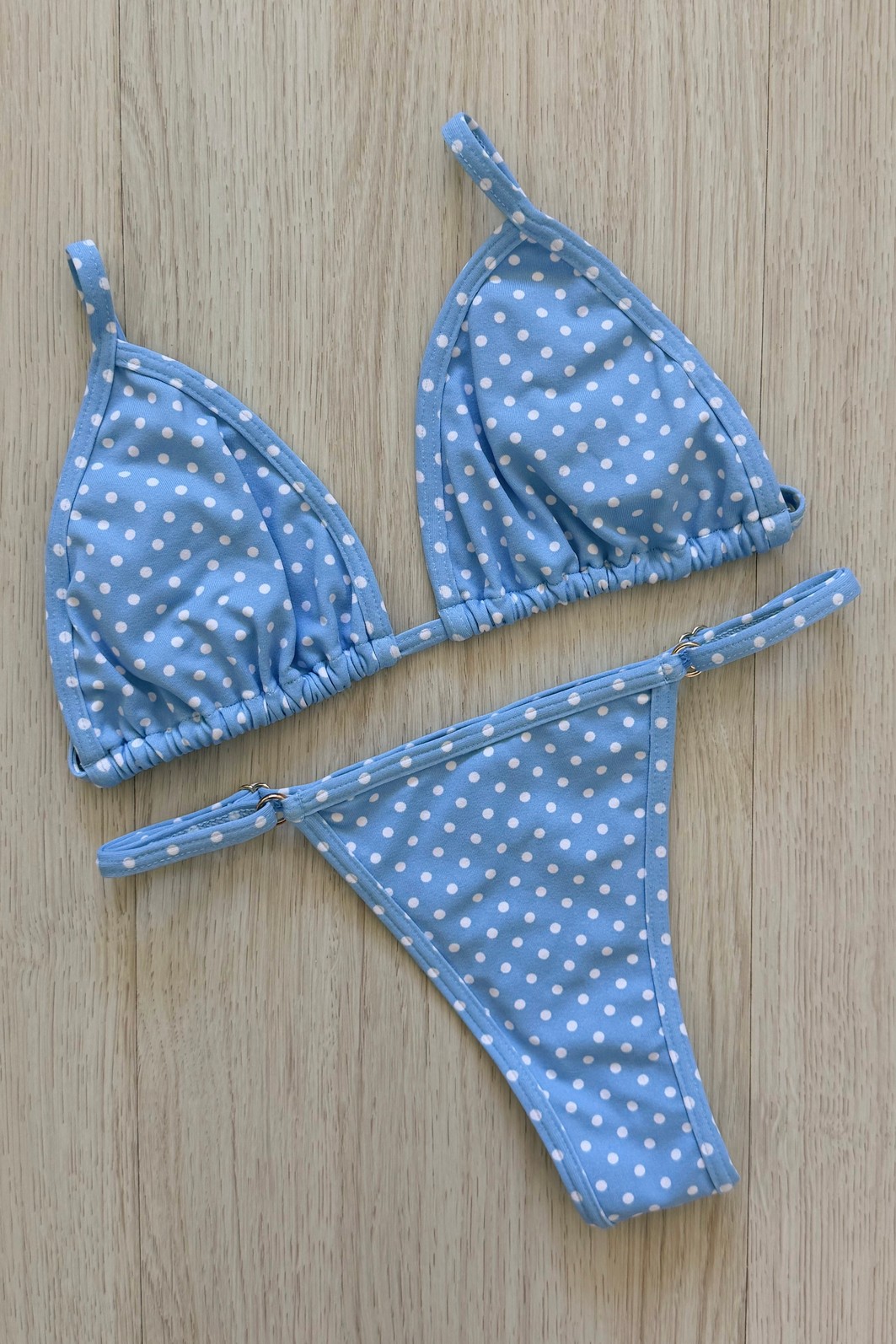 CONJUNTO: TOP SIMPLE E CALCINHA SUZY POÁ SKY CONJUNTO: TOP SIMPLE E CALCINHA SUZY POÁ SKY
