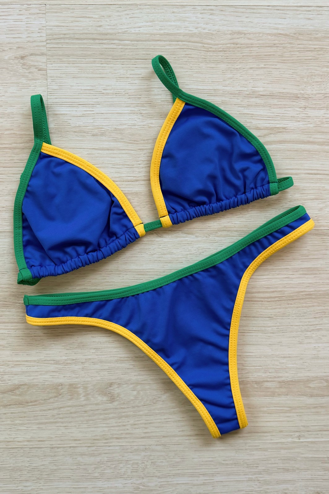 CONJUNTO: TOP SIMPLE E CALCINHA DUDA IPANEMA CONJUNTO: TOP SIMPLE E CALCINHA DUDA IPANEMA