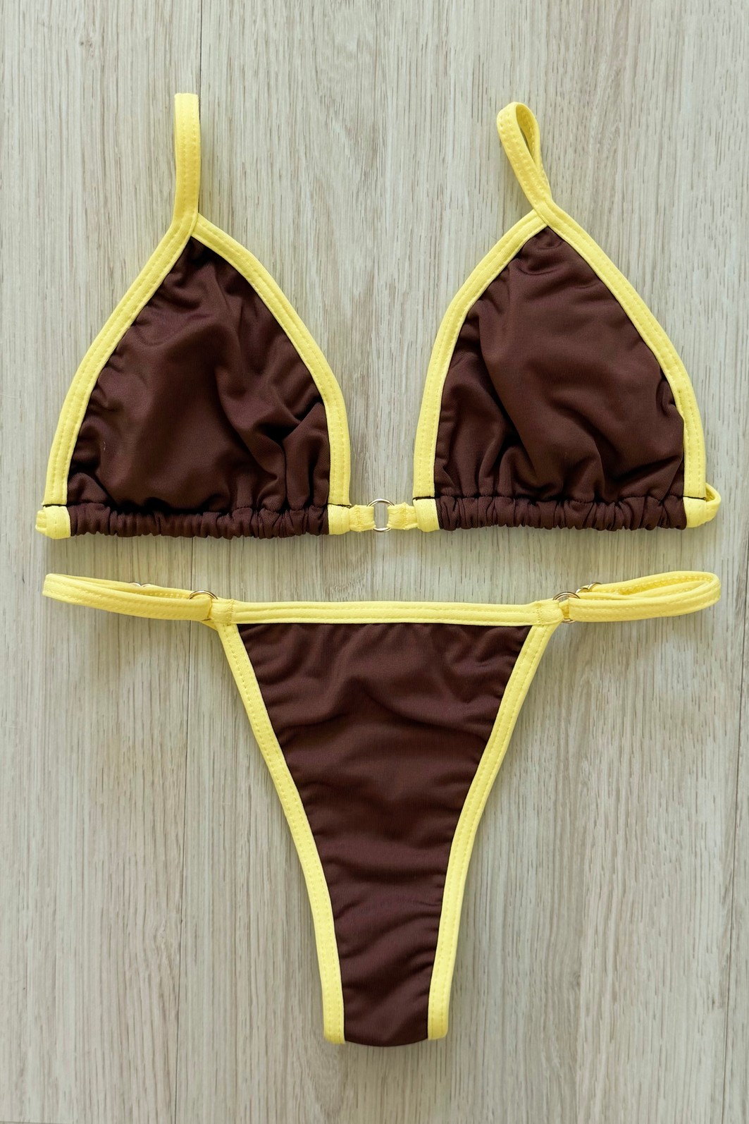 CONJUNTO: TOP SIMPLE E CALCINHA SUZY ÂMBAR CONJUNTO: TOP SIMPLE E CALCINHA SUZY ÂMBAR