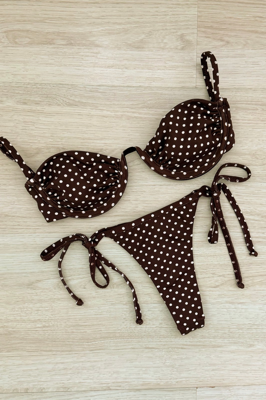 CONJUNTO: TOP WAVE E CALCINHA RIPPLE POÁ AMALFI CONJUNTO: TOP WAVE E CALCINHA RIPPLE POÁ AMALFI