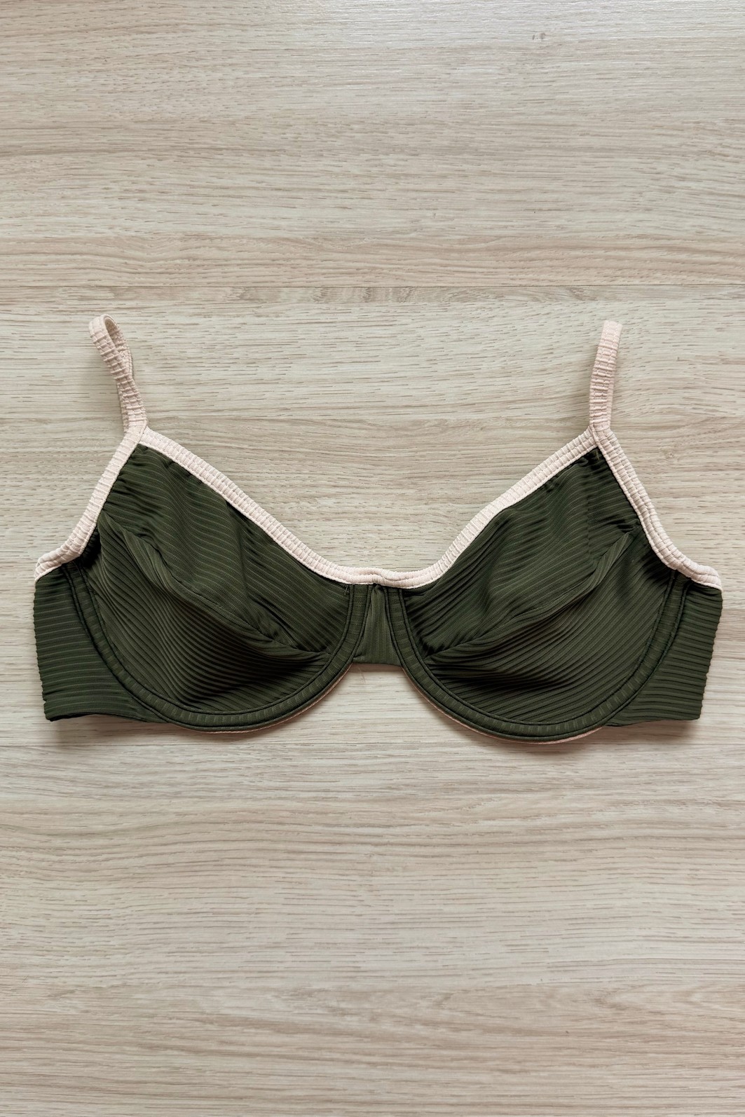 TOP DE BIQUÍNI MEIA TAÇA GABI MILITAR+OFF TOP DE BIQUÍNI MEIA TAÇA GABI MILITAR+OFF