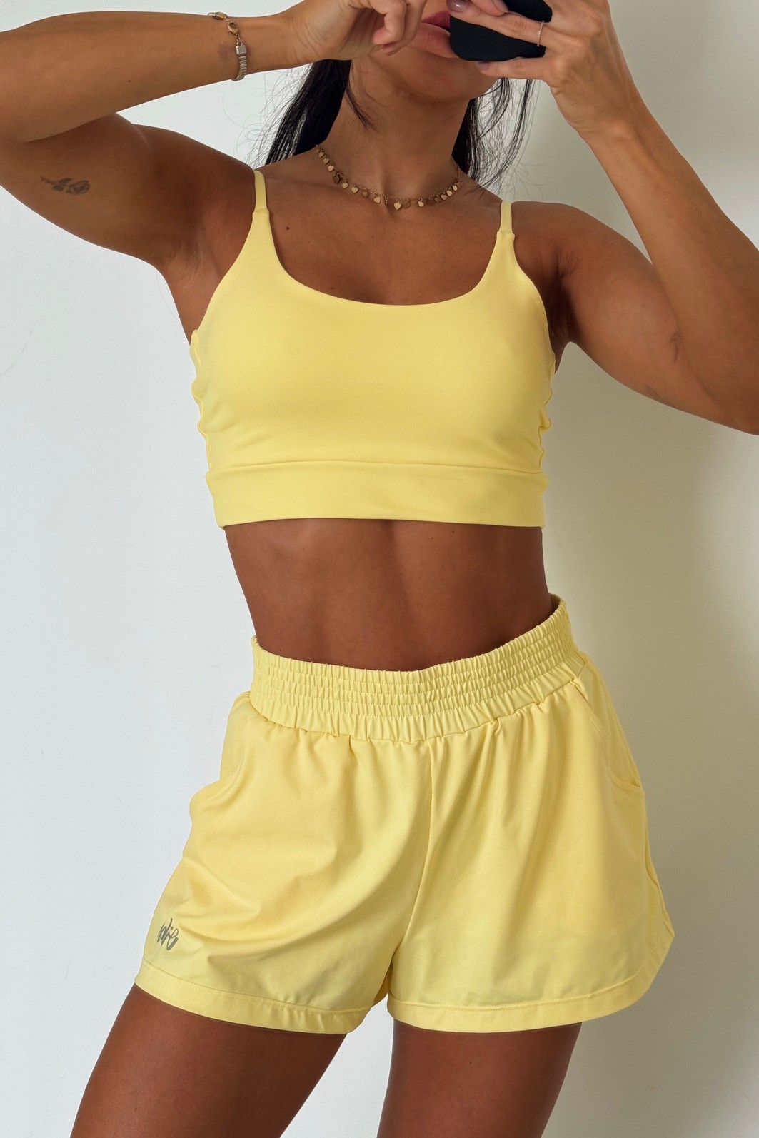 Conjunto: TOP e SHORTS MEL