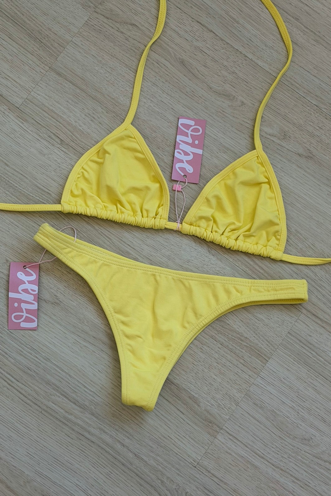 CONJUNTO: TOP SIMPLE E CALCINHA DUDA BUTTER CONJUNTO: TOP SIMPLE E CALCINHA DUDA BUTTER