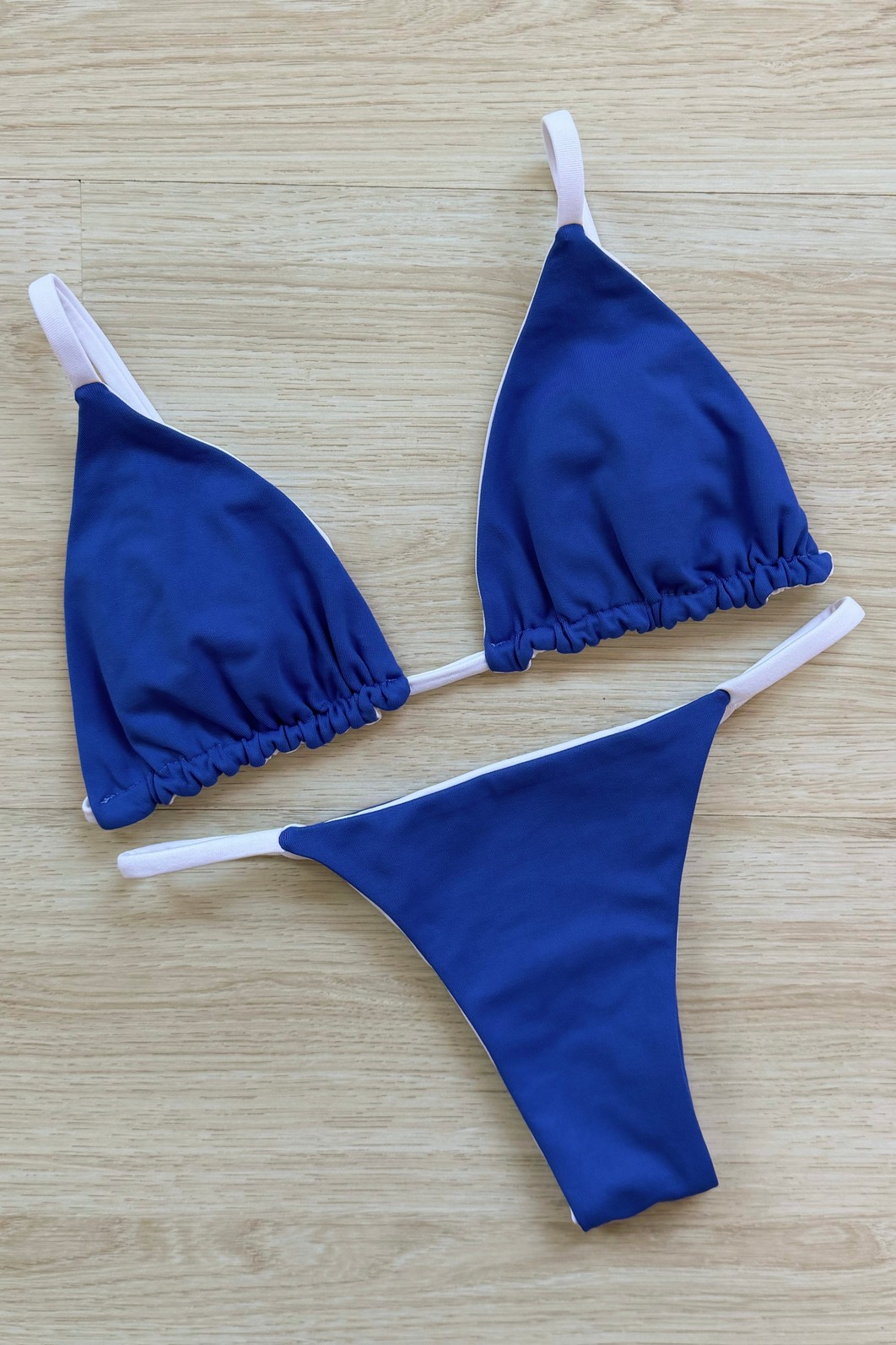 CONJUNTO: TOP LOLA E CALCINHA KIM SAVÓIA+WHITE CONJUNTO: TOP LOLA E CALCINHA KIM SAVÓIA+WHITE