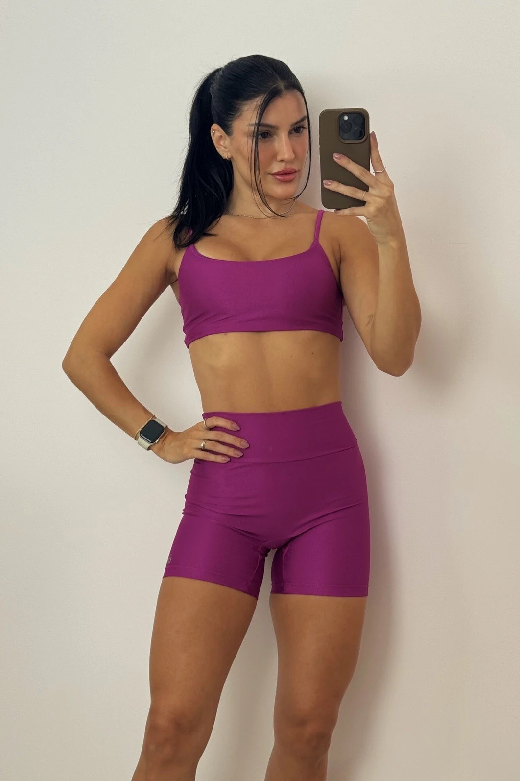 Conjunto: TOP E SHORTS CANELADO GRAPE