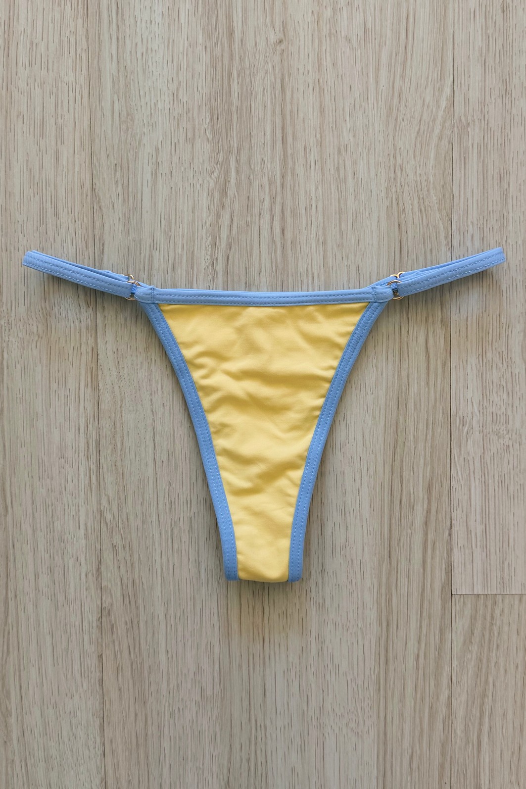 CALCINHA DE BIQUÍNI AJUSTÁVEL SUZY DAISY CALCINHA DE BIQUÍNI AJUSTÁVEL SUZY DAISY