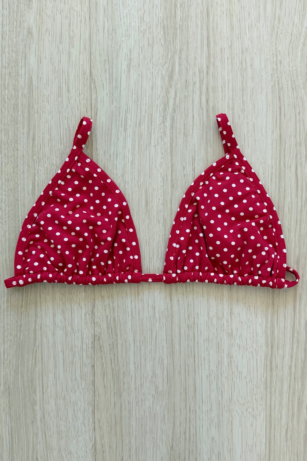 TOP DE BIQUÍNI CORTININHA SIMPLE POÁ CHERRY TOP DE BIQUÍNI CORTININHA SIMPLE POÁ CHERRY