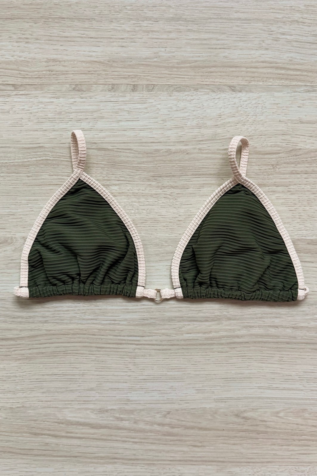 TOP DE BIQUÍNI CORTININHA SIMPLE MILITAR+OFF TOP DE BIQUÍNI CORTININHA SIMPLE MILITAR+OFF