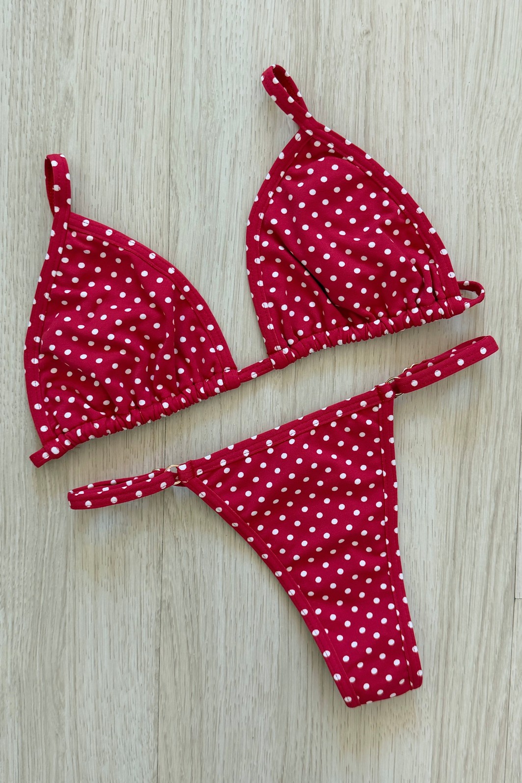 CONJUNTO: TOP SIMPLE E CALCINHA SUZY POÁ CHERRY CONJUNTO: TOP SIMPLE E CALCINHA SUZY POÁ CHERRY
