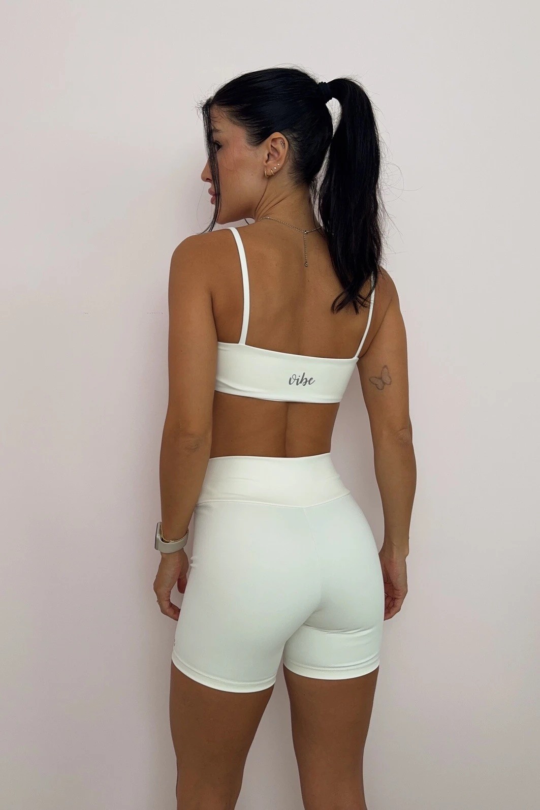 Conjunto: TOP E SHORTS CHANTILLY Conjunto: TOP E SHORTS CHANTILLY